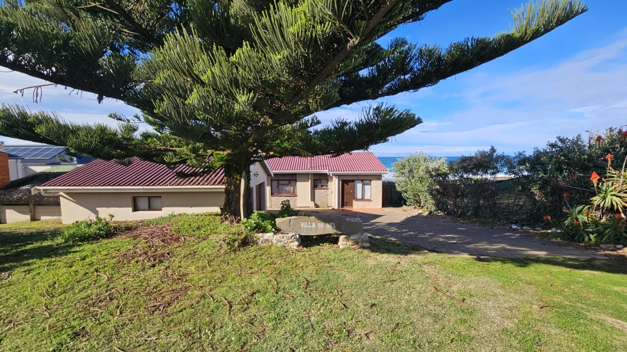 5 Bedroom Property for Sale in Jongensfontein Western Cape